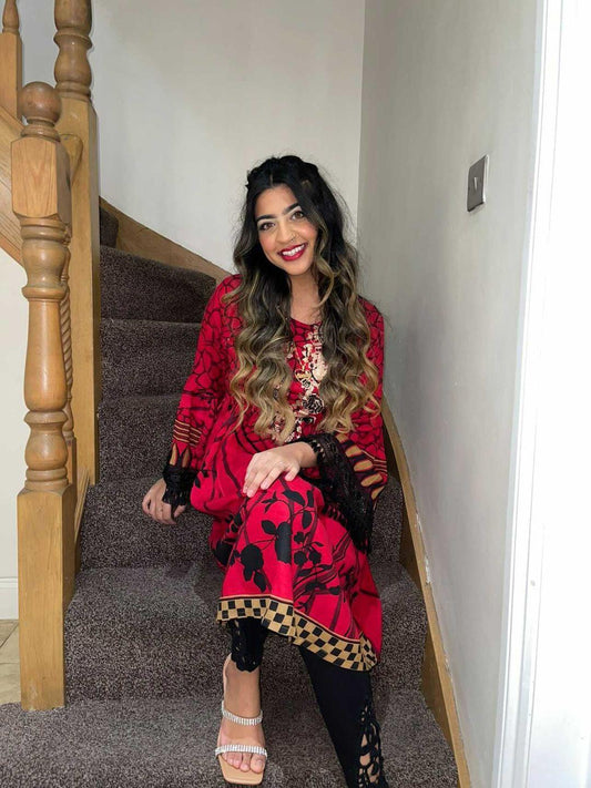 Blackpink/or red depends how you see it